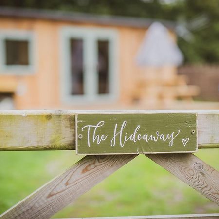 Отель The Hideaway At Hiddenwood Glamping Corsley Экстерьер фото